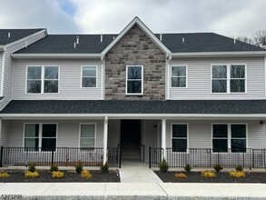 Building Photo - 3 Arlene Ct