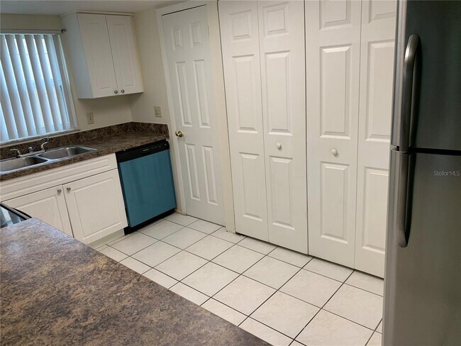 Foto del edificio - 9926 Turf Way