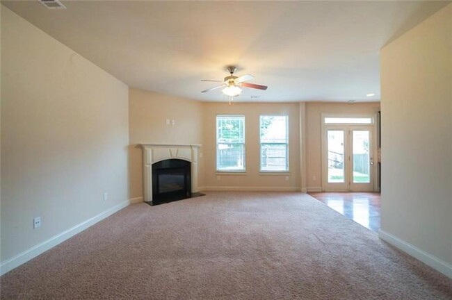Building Photo - 1578 Scenic Pines Dr
