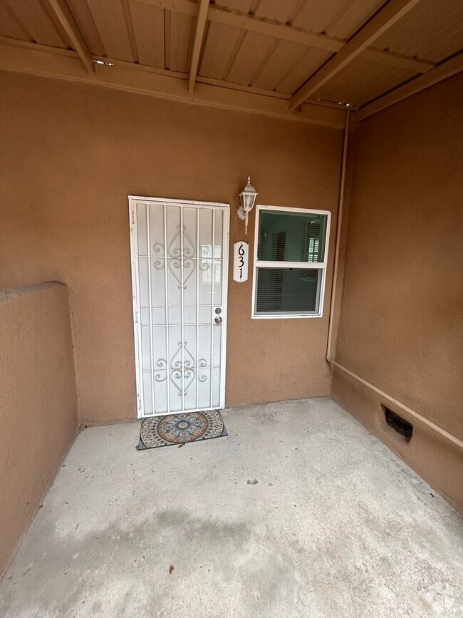 McDuffieTwin Parks Apartments for Rent with Hardwood Floors