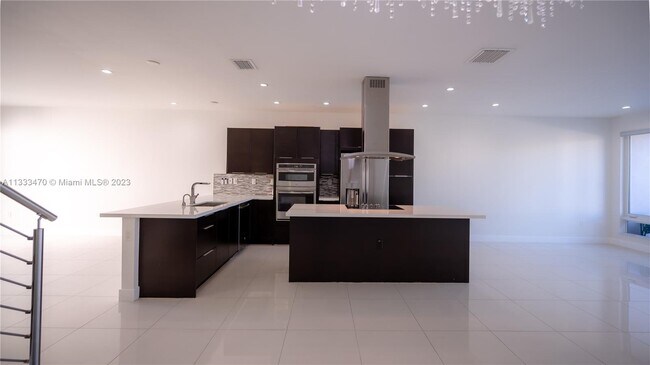 Foto del edificio - 6331 NW 104th Path