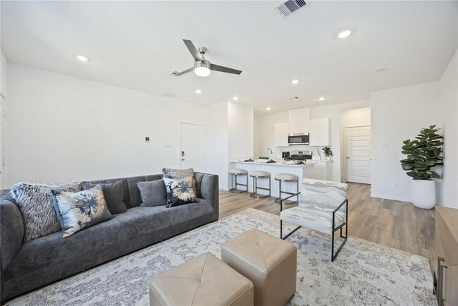 Building Photo - 5930 Manning Oaks St