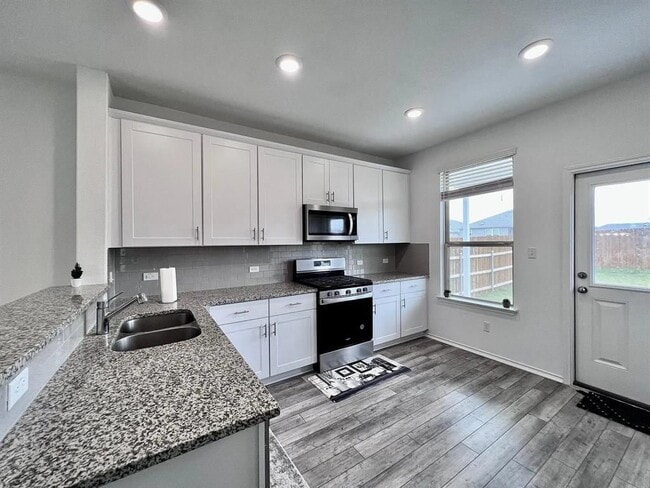 Foto del edificio - 312 Black Alder St