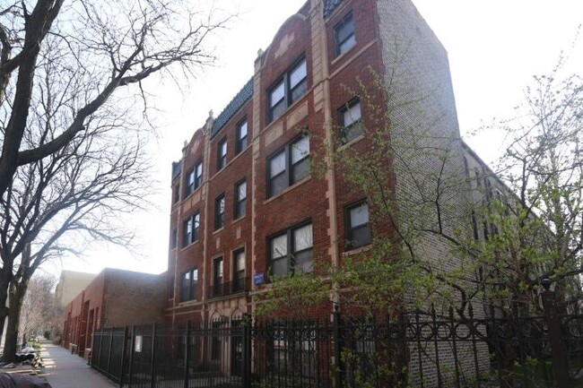 Building Photo - 4349 N Damen