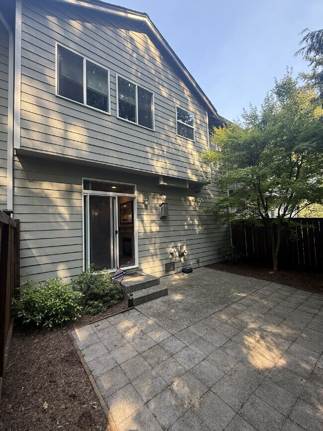 Foto del edificio - 2 Bedroom 3 bath Townhome Available for Im...