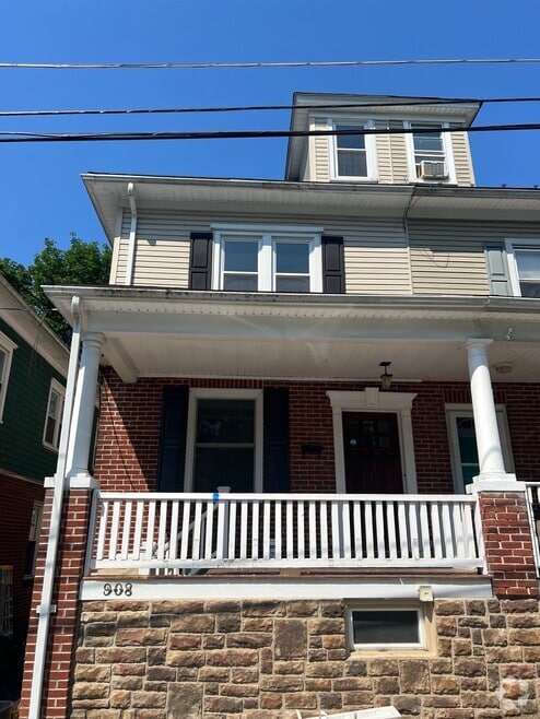 Building Photo - 908 Porter St