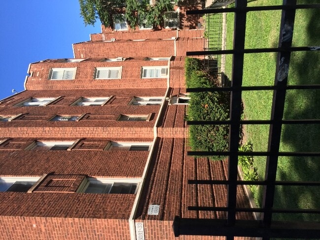 Building Photo - 5031 N Harding Ave
