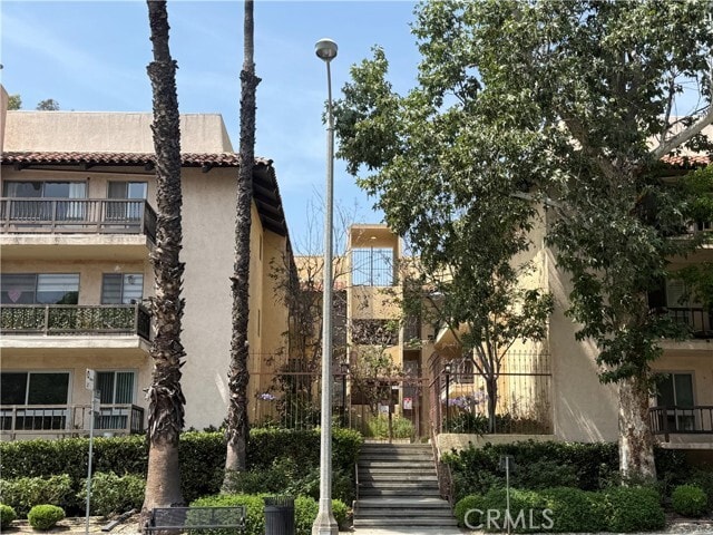 Primary Photo - 1127 E Del Mar Blvd