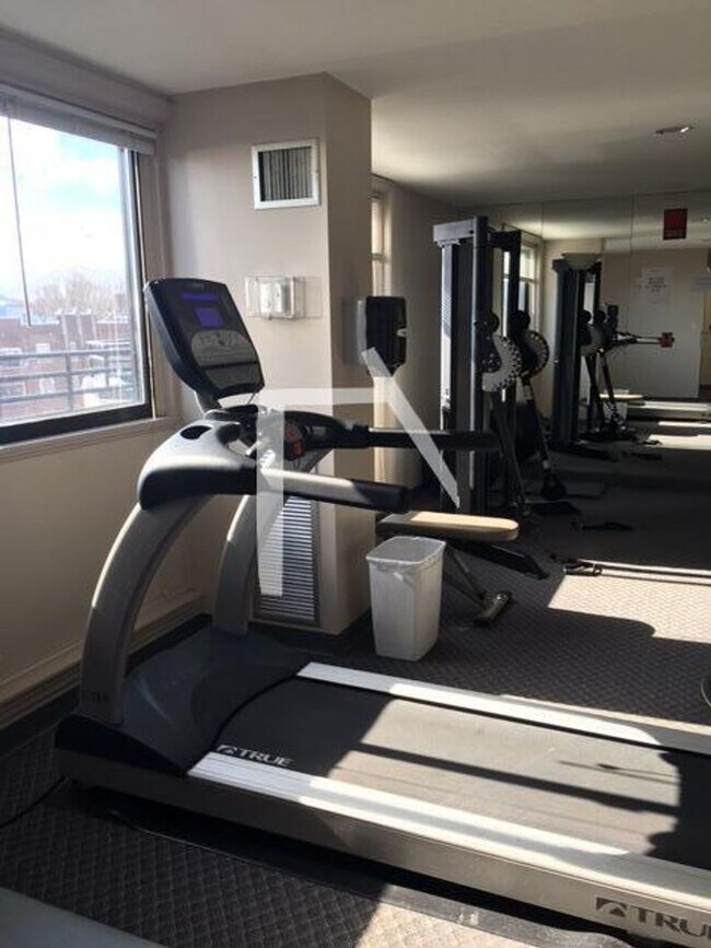 Foto del edificio - 1933 Commonwealth Ave