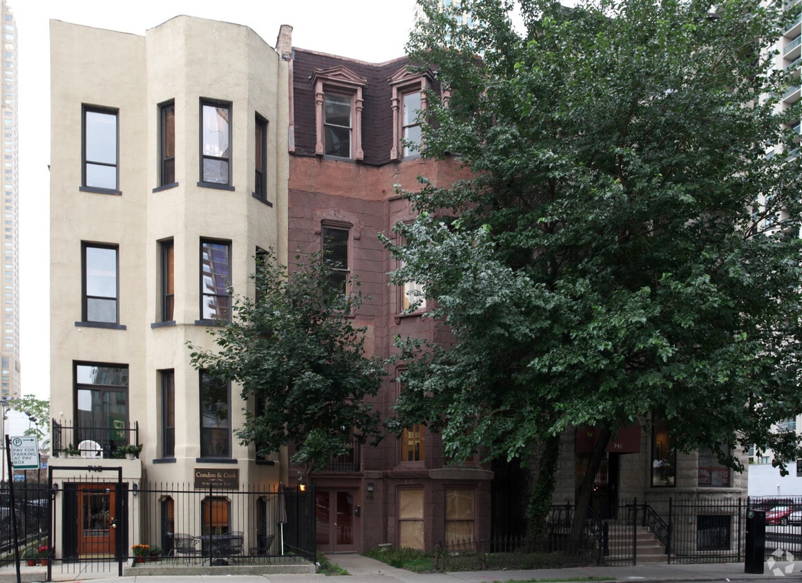 Primary Photo - 743 N Dearborn St