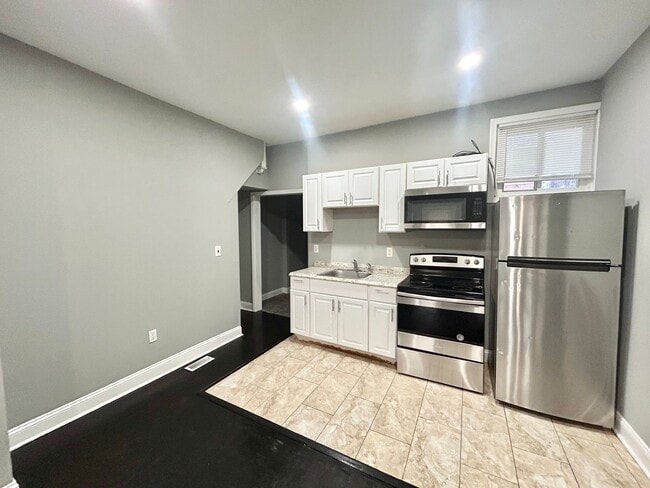 Building Photo - 27 N 58th St