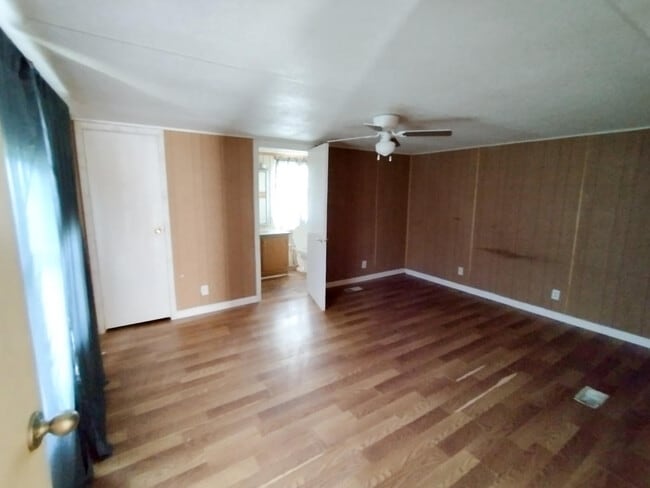 Building Photo - 100 Private Road 3376 F
