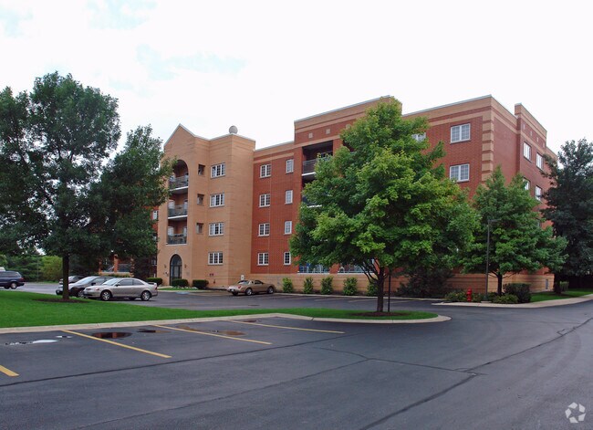 Building Photo - Miramonte Pointe