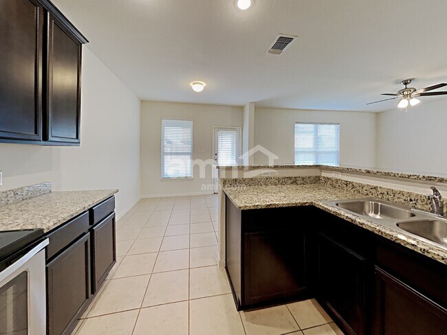 Foto del edificio - 7822 Creekshore Cove