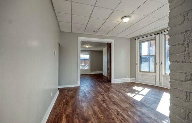 Foto del edificio - 225 Freeport Rd