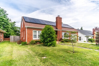 Building Photo - 120 Windsor Dr