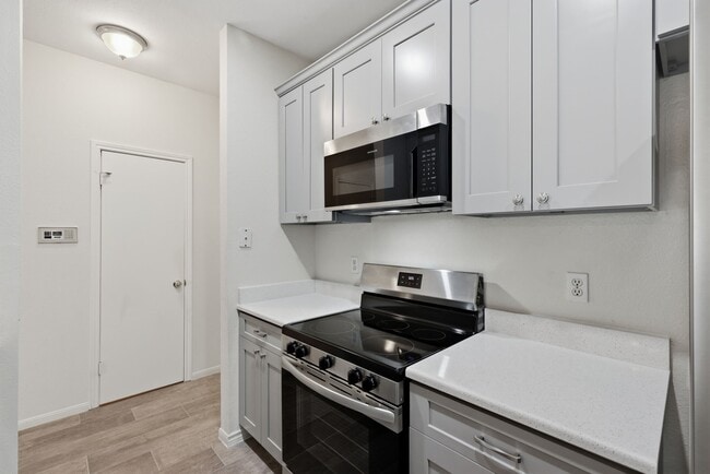 Building Photo - 2978 Holly Hall St