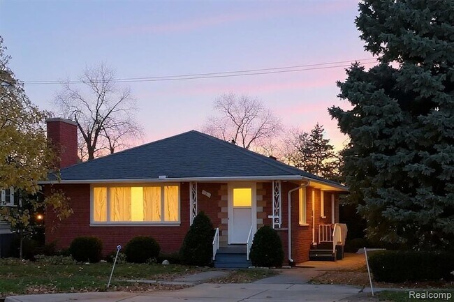 Foto del edificio - 734 N Monroe St