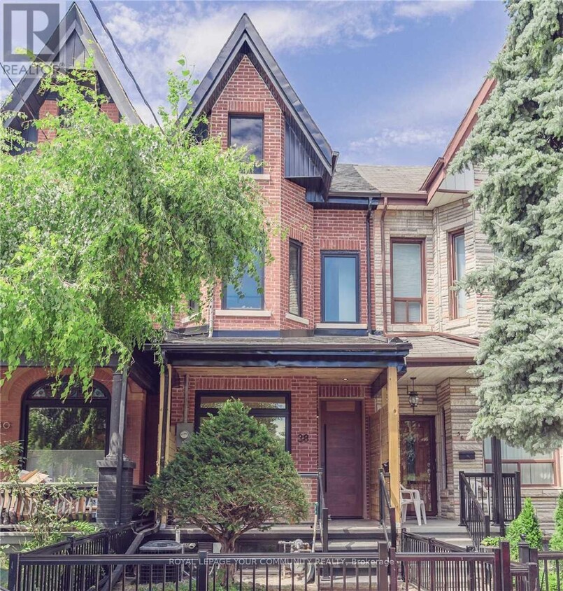 Primary Photo - 38 Ulster St
