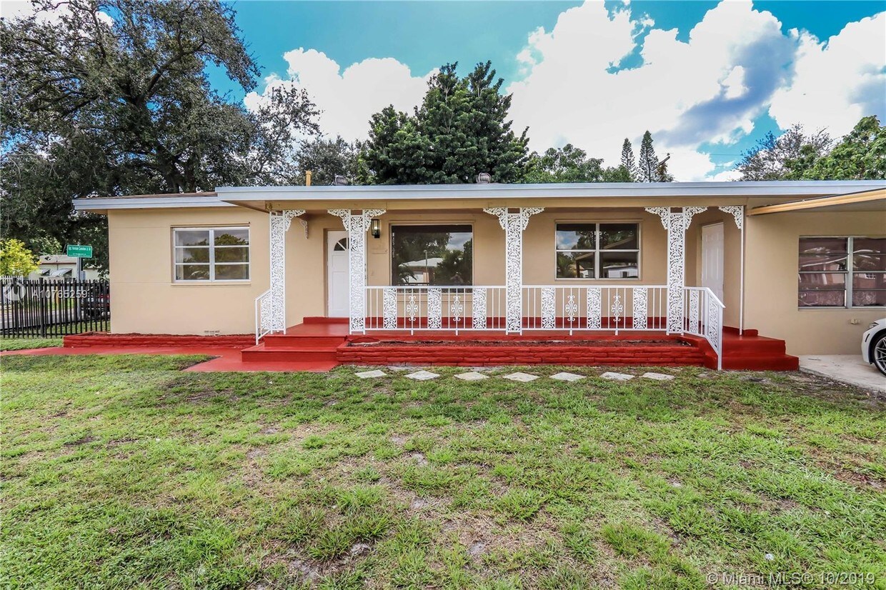 Primary Photo - 2300 NW 95th St