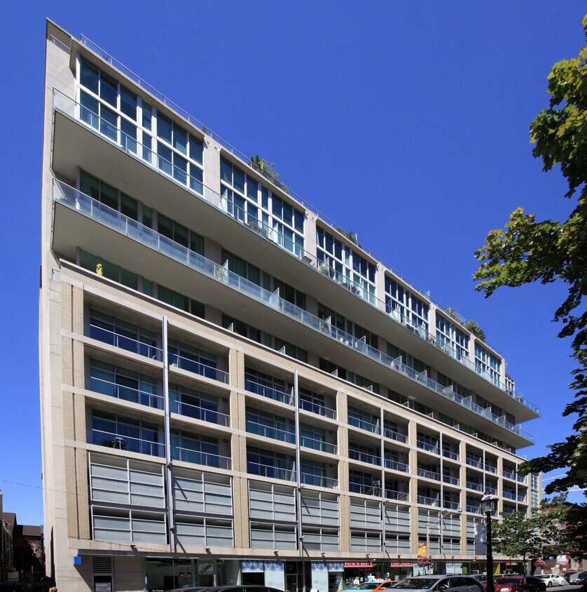 Building Photo - District Lofts