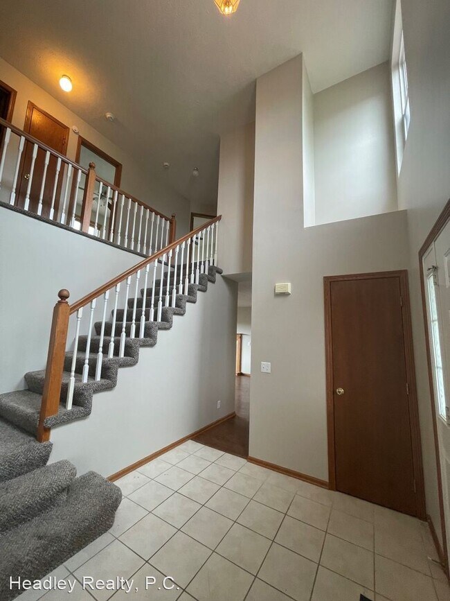 Building Photo - 4 br, 2.5 bath House - 2709 Arrowhead Lane
