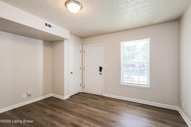 Foto del edificio - 2331 Garland Ave