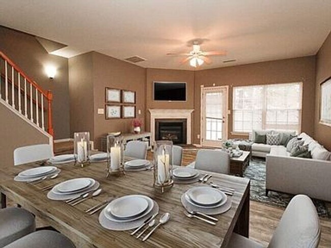 Foto del edificio - Gorgeous 2 Bedroom/2 Bath Townhome