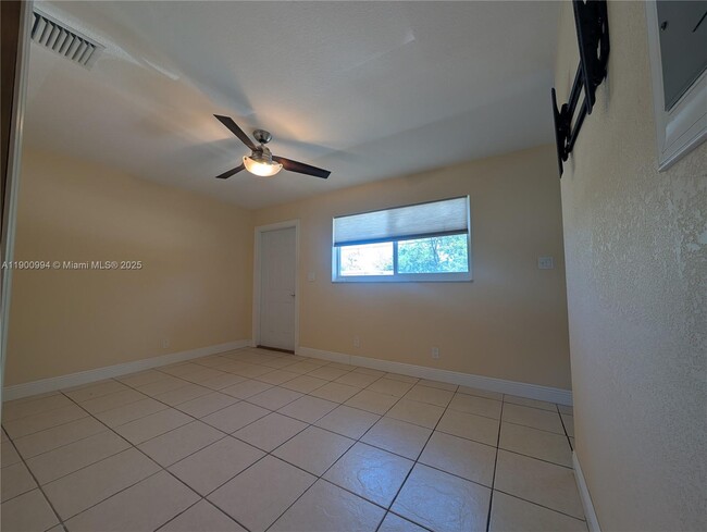 Foto del edificio - 300 SW 20th St