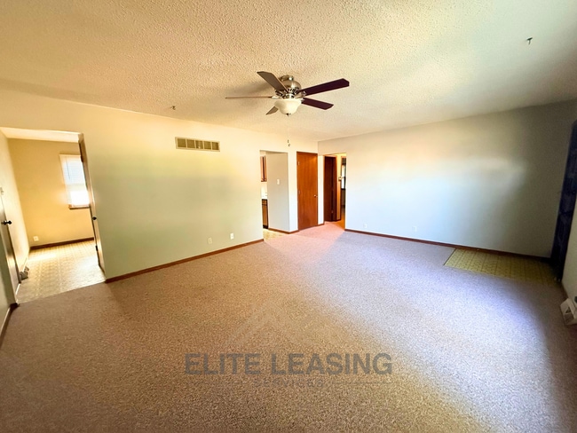 Building Photo - 5705 SW 28th Terrace