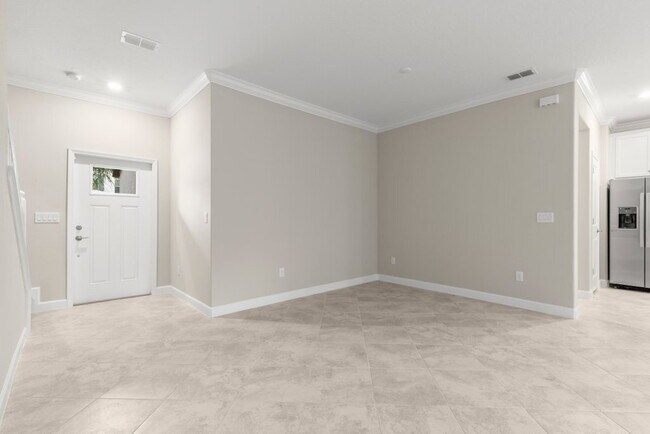 Building Photo - LIKE NEW Townhome in Willow Square!