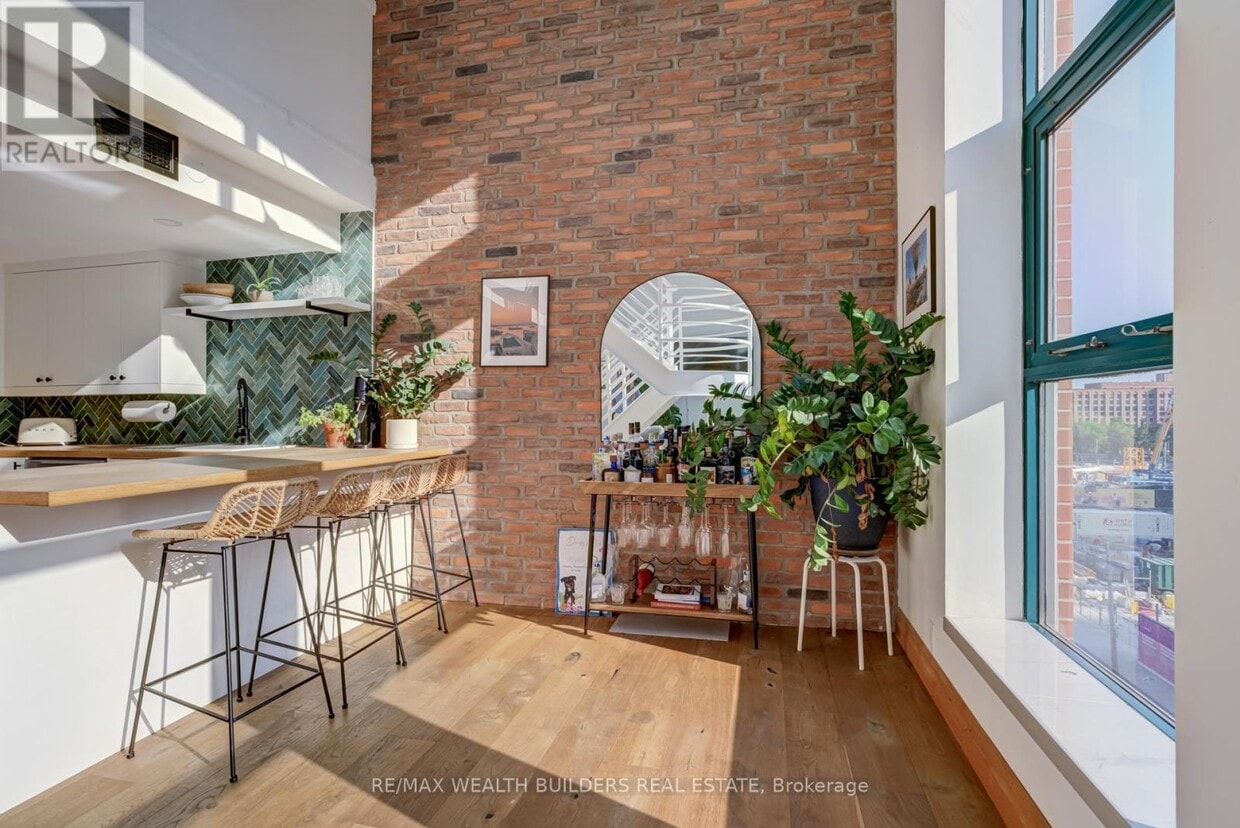 Photo principale - 393-393 King St E