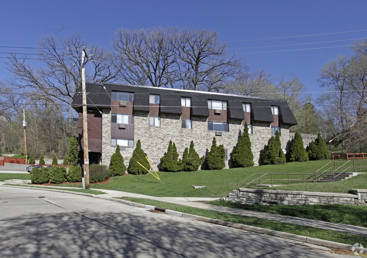 Building Photo - 7400 Blanchard St