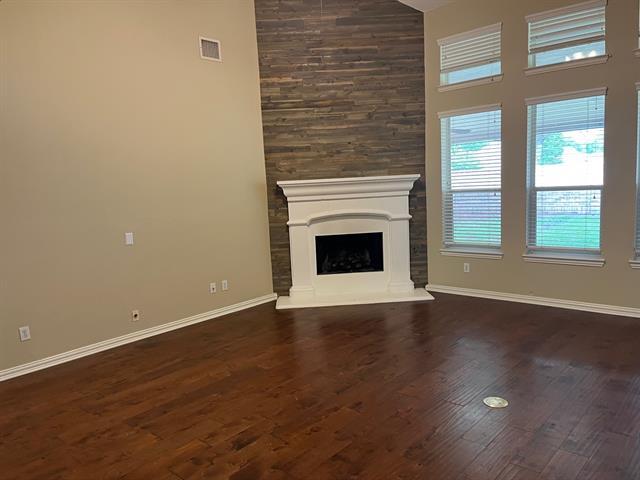 Foto del edificio - 5800 Youngworth Dr