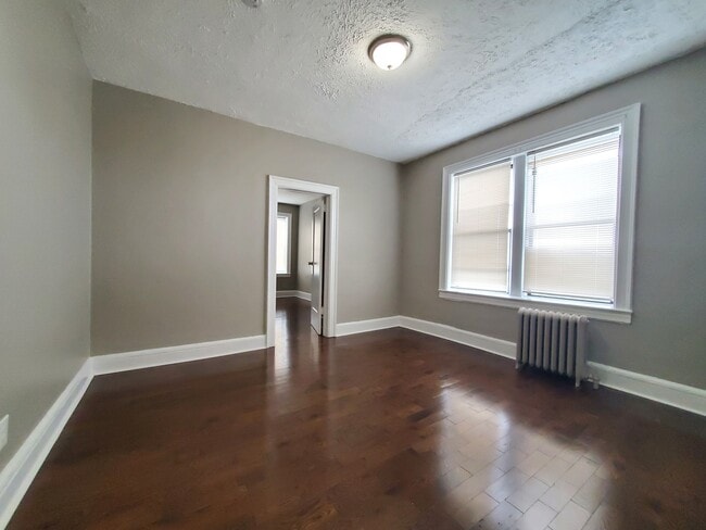 54 Linden Ave 402 - 57 Linden Ave