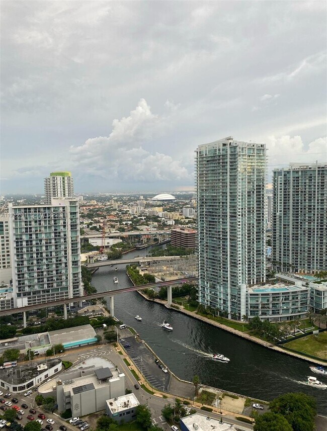 Foto del edificio - 68 SE 6th St