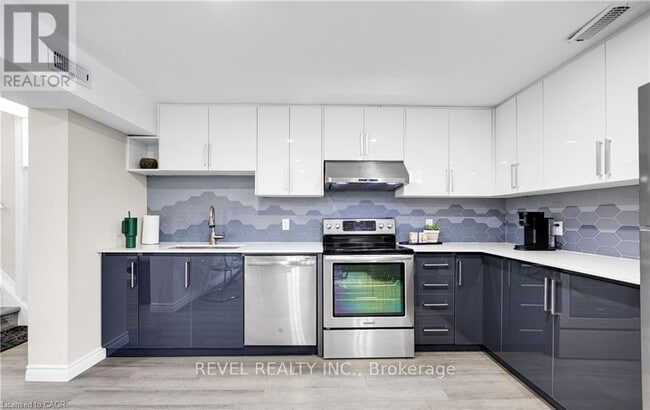 Building Photo - 38 Birgitta Crescent