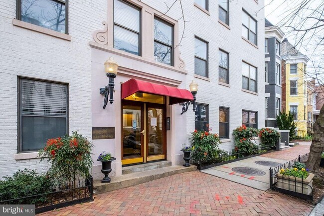 Foto del edificio - 1736 Willard St NW