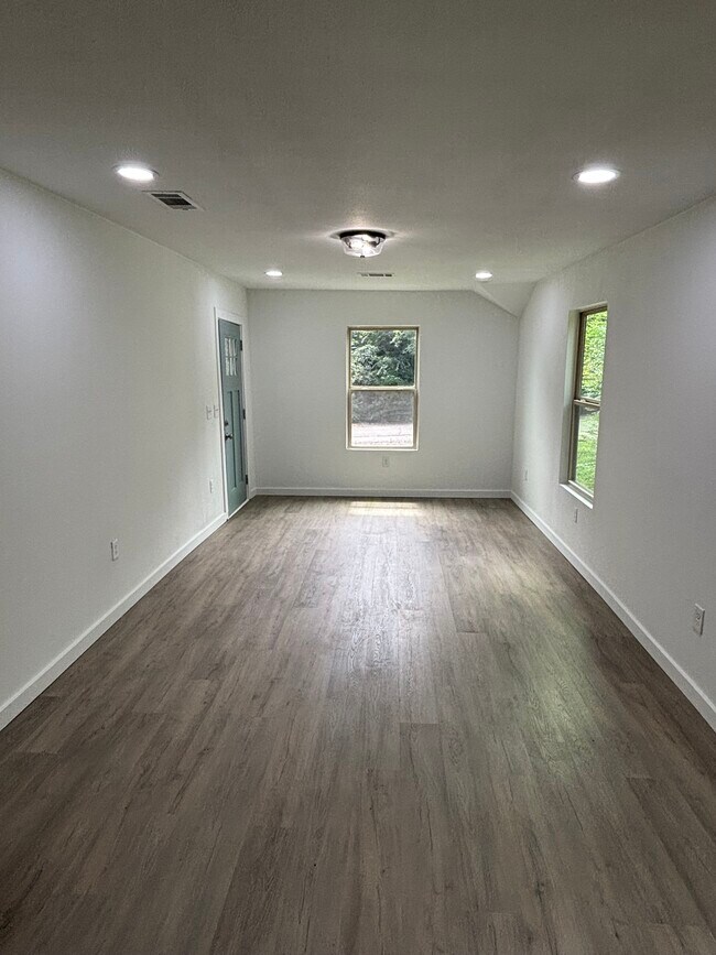 Sala de estar - 1511 W Bond St