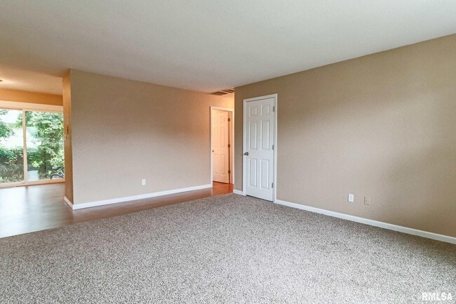 Building Photo - 2032 Westgate Dr