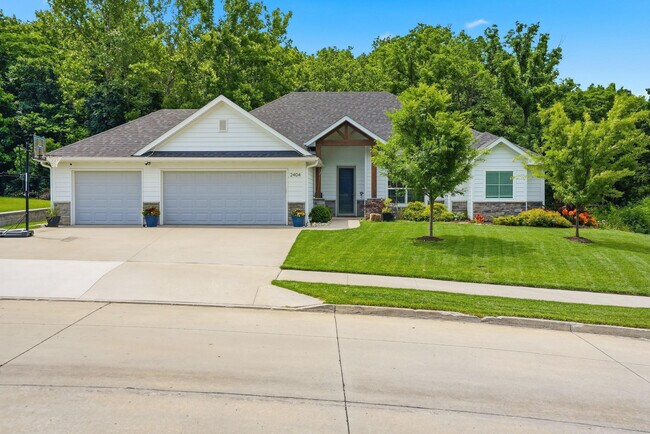 Building Photo - 2404 Baxley Dr