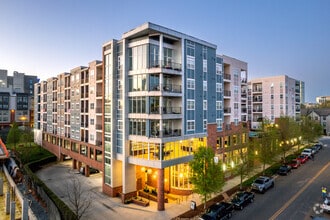 Building Photo - District Flats