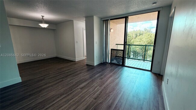 Foto del edificio - 11800 SW 18th St