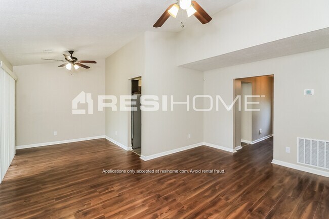Building Photo - 1381 Ling Dr