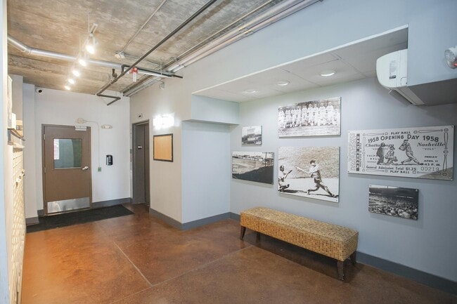 Building Photo - 817 3rd Ave N