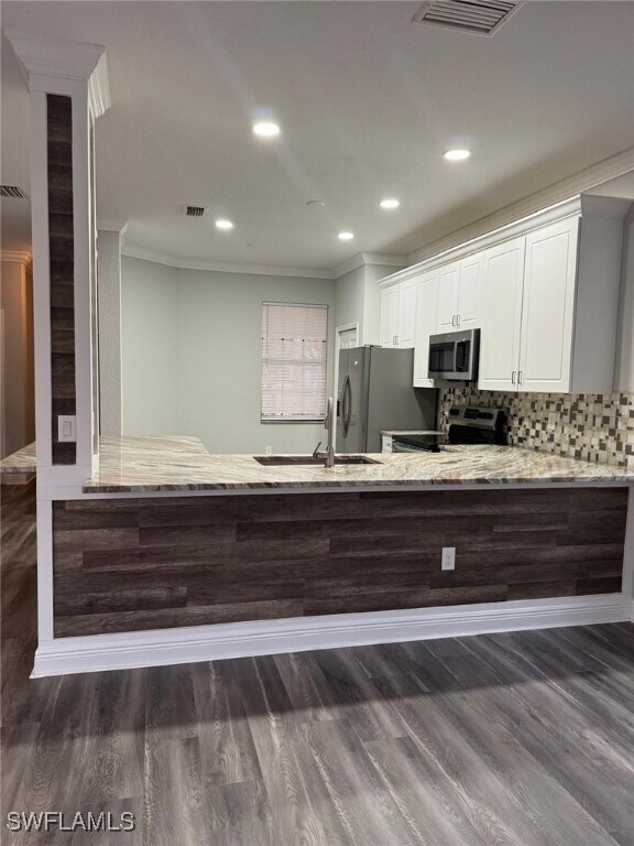 Foto del edificio - 7614 Bristol Cir