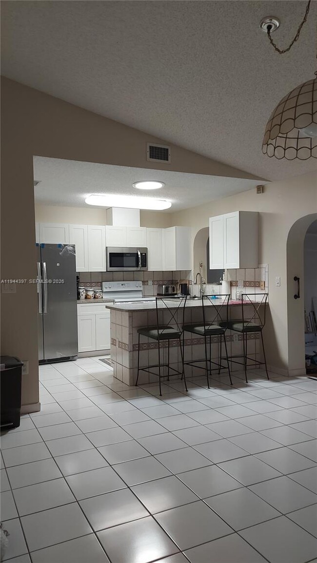 Building Photo - 6931 NW 169th Terrace