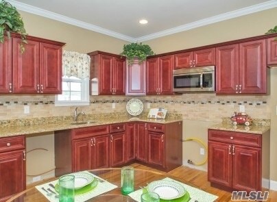 Foto del edificio - 3025 Sunrise Hwy
