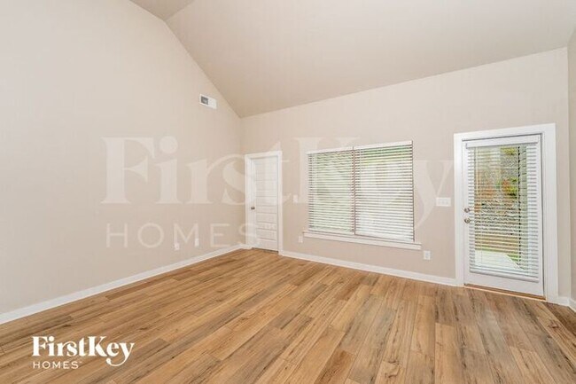 Foto del edificio - 1340 Brookhaven Drive