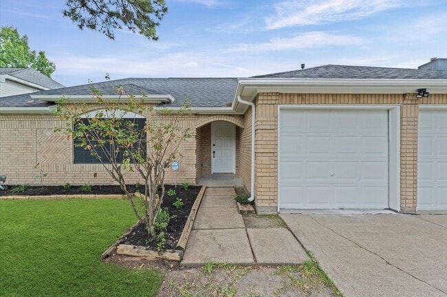 Building Photo - 17523 Hamilwood Dr